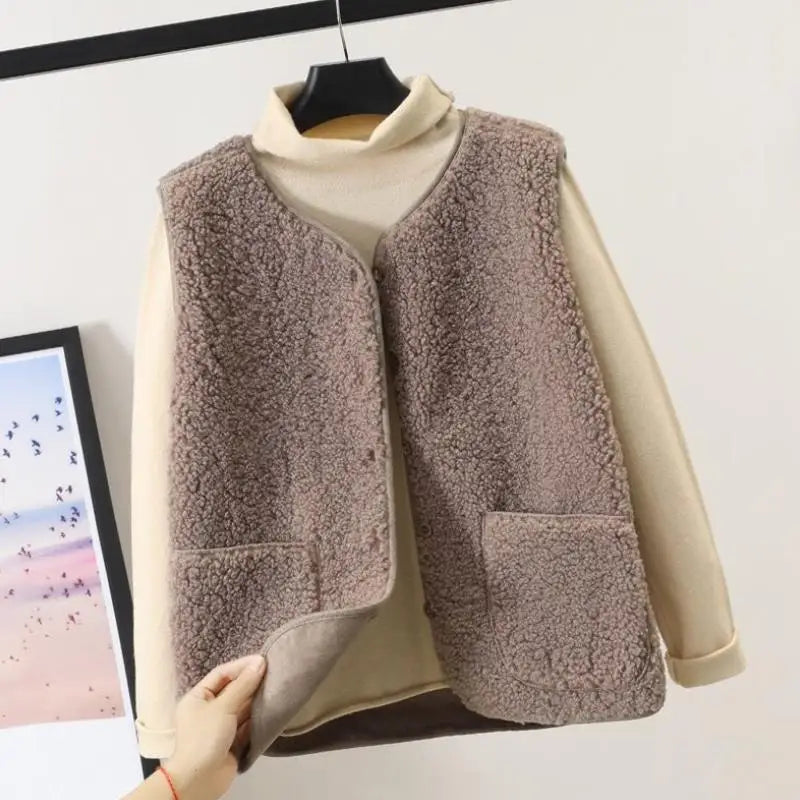 Vests New Spring Autumn Women Button Waistcoat Lamb Hair Winter Thermal Warm Thick Fleece Vests Sleeveless Jacket Ladies Coats